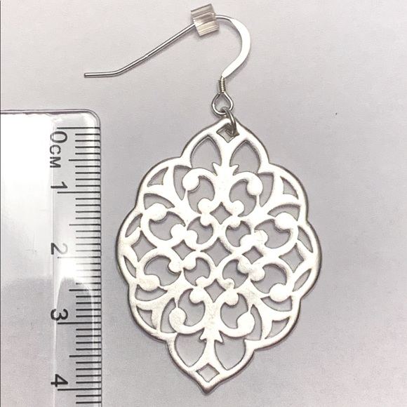 Beautiful Casablanca Drop Earrings NEW - Picture 2 of 3